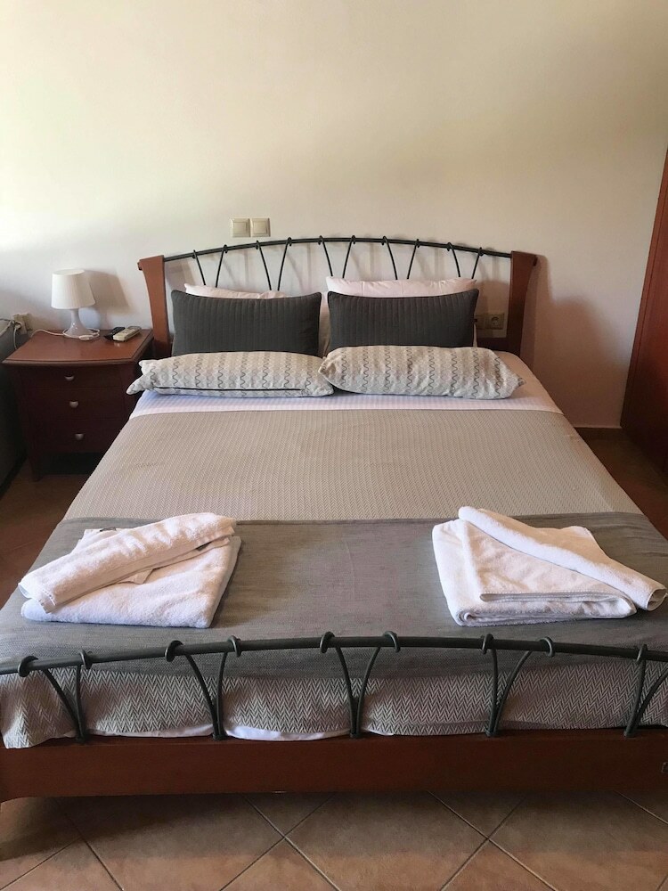 Apartamentos Lithinon Suites & Studios Blue