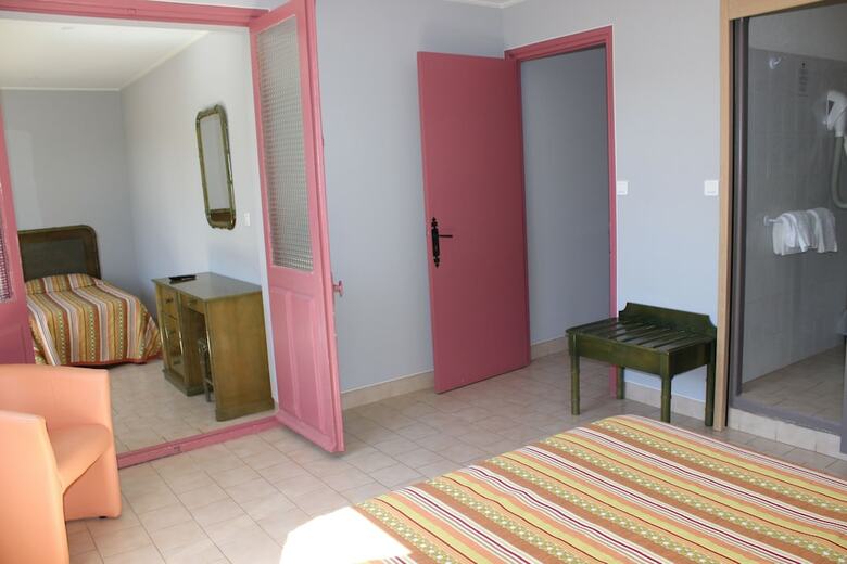 Hotel H�tel Arcu Di Sole