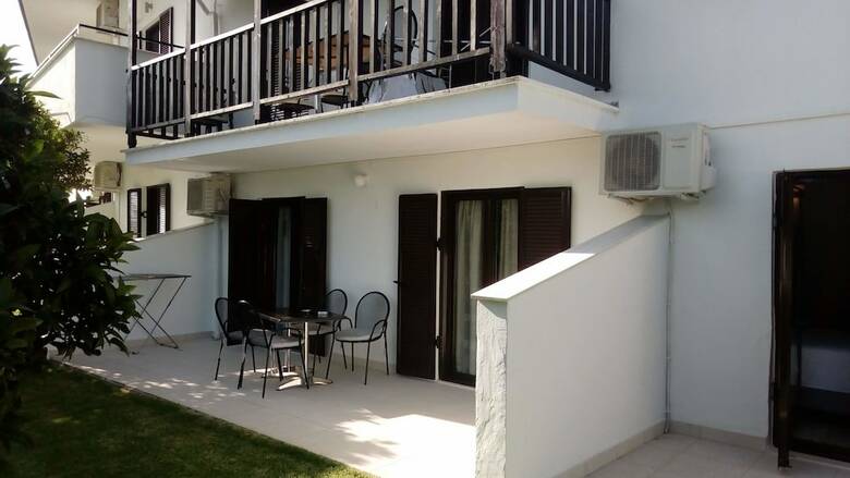 Apartamentos Villa Karina - Near Achladies Beach
