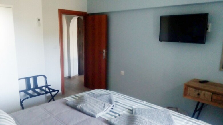 Apartamentos Villa Karina - Near Achladies Beach