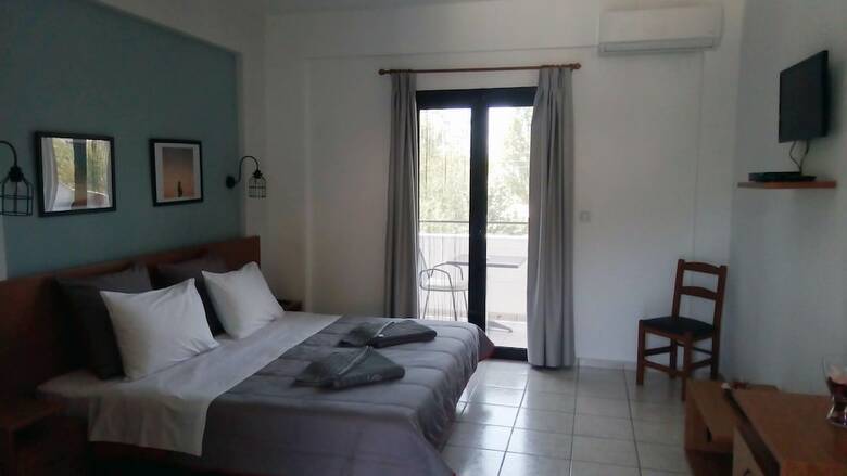 Apartamentos Villa Karina - Near Achladies Beach