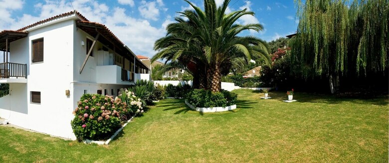 Apartamentos Villa Karina - Near Achladies Beach