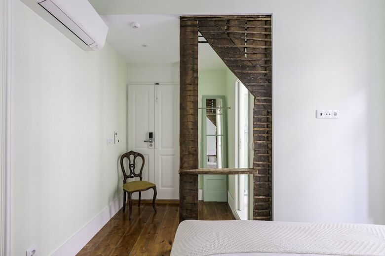 Hotel 1898 Home & Suites