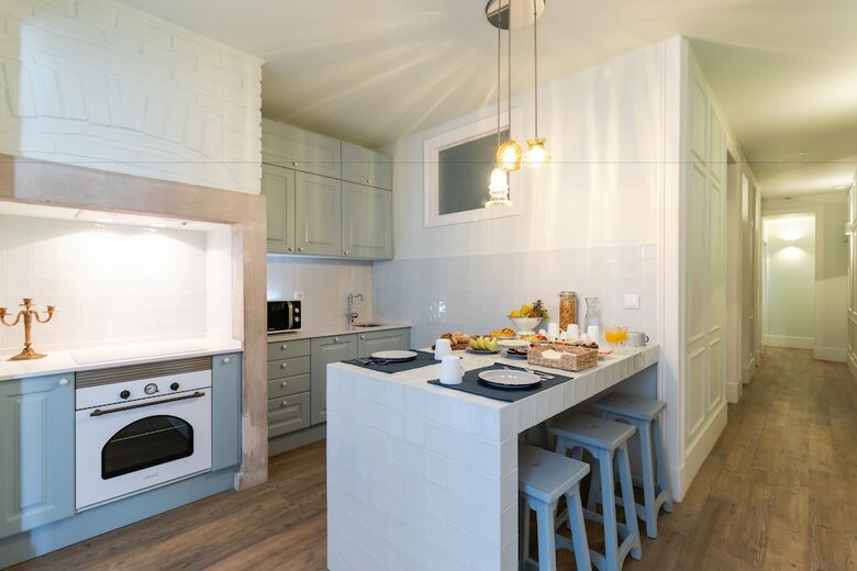 Hotel 1898 Home & Suites