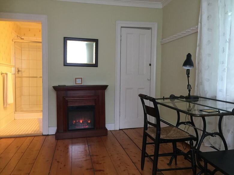 Hotel Eddington House Inn