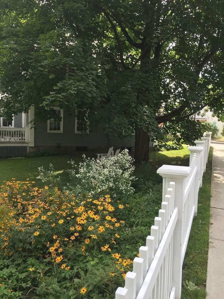 Hotel Eddington House Inn