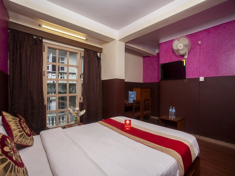 Oyo 169 Hotel Cosmic