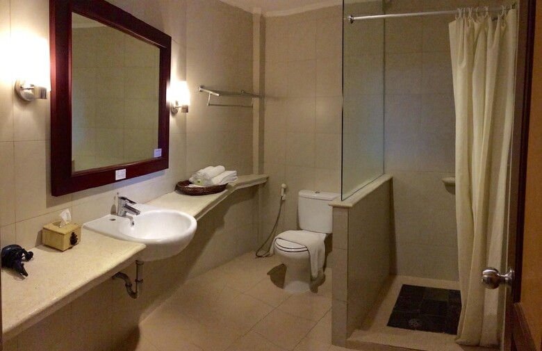 Hotel Pines Garden Resort