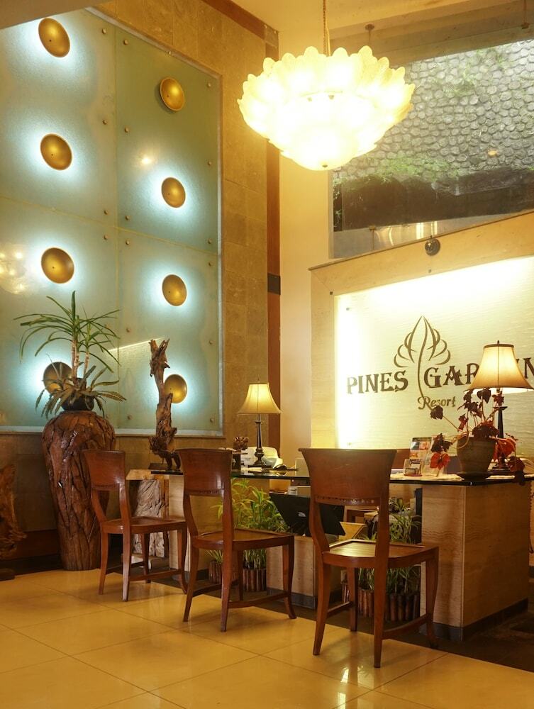 Hotel Pines Garden Resort