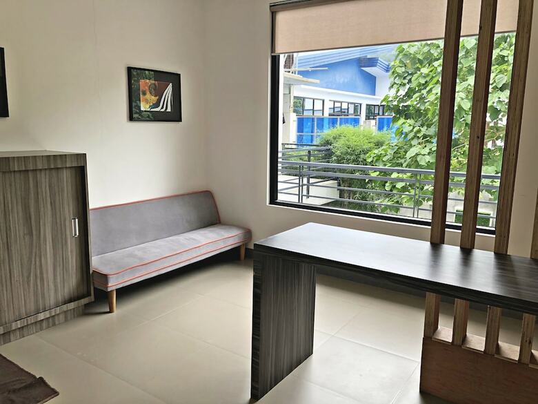 Hotel Anton's Loft Designer Resort Pansol