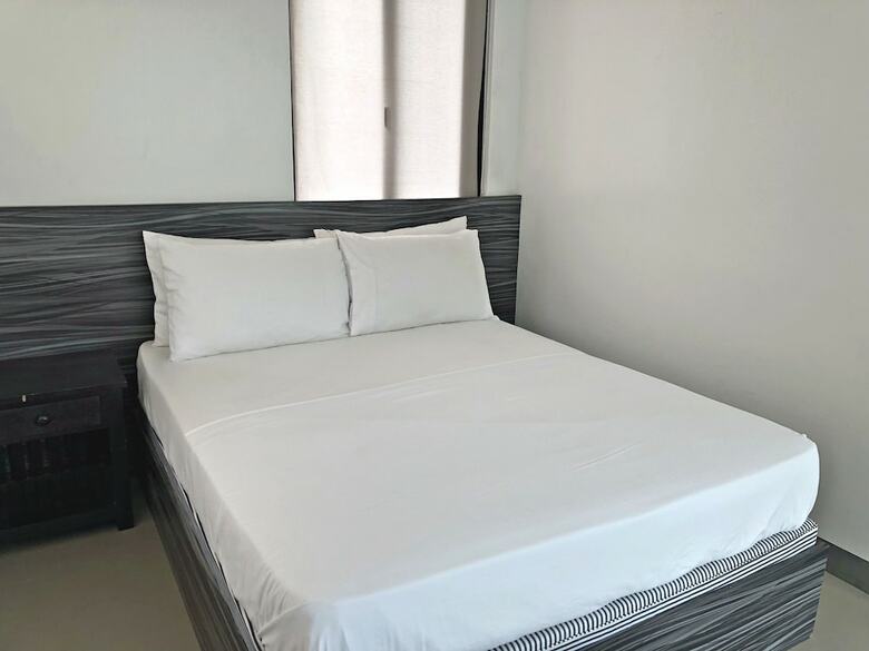 Hotel Anton's Loft Designer Resort Pansol