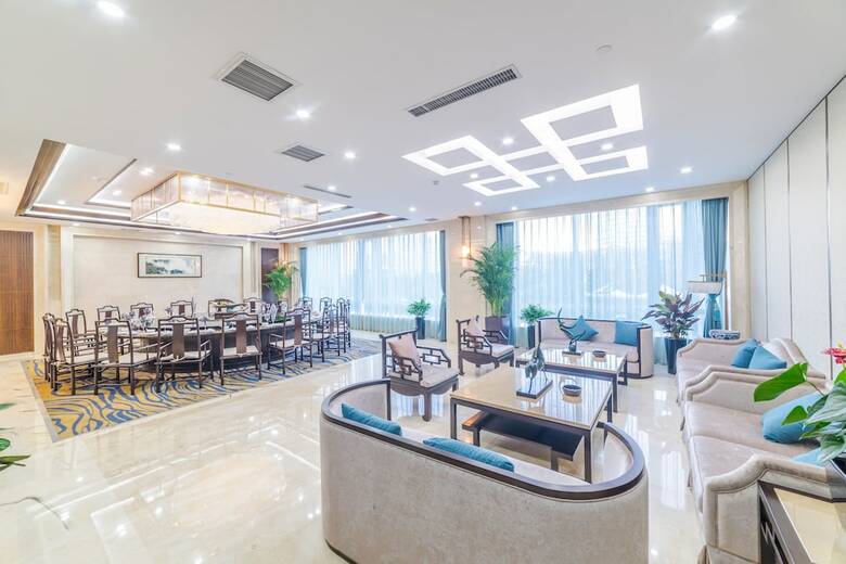 Hundred Hotel