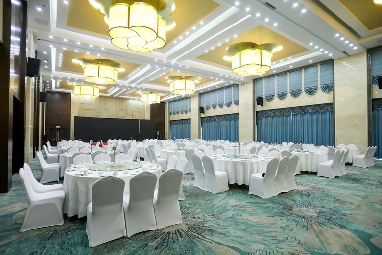 Hundred Hotel