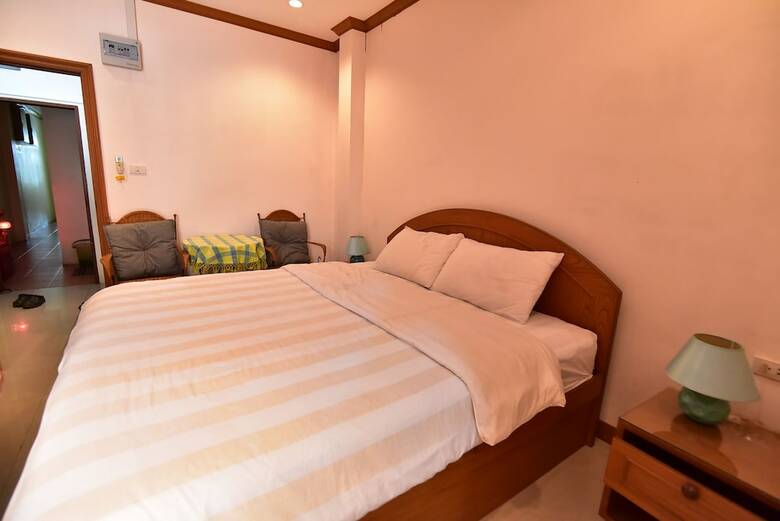 Hotel Thip's House