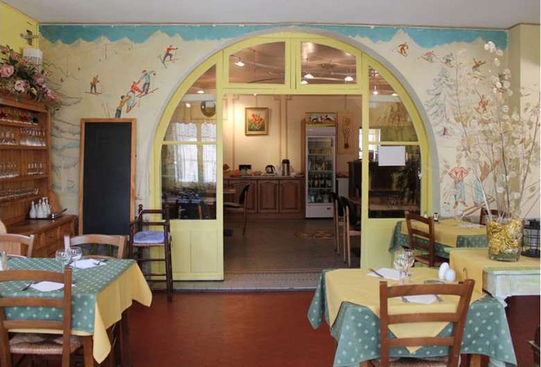 Hotel H�tel Le Grillon