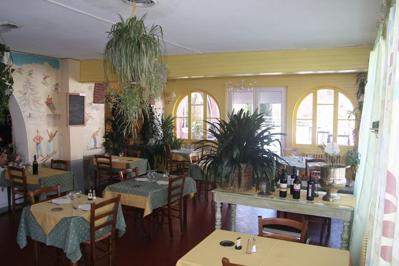 Hotel H�tel Le Grillon
