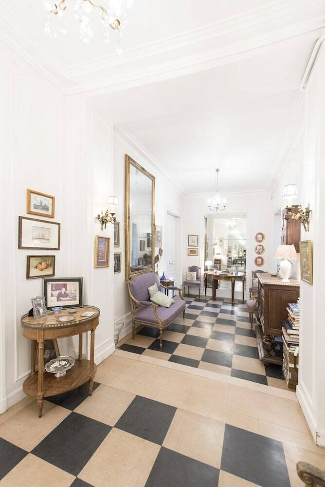 Antique Charm By Arc De Triomphe
