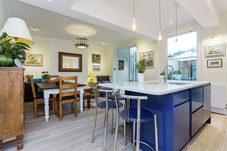 Albert Bridge Apartment
