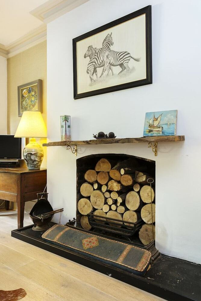 Albert Bridge Apartment