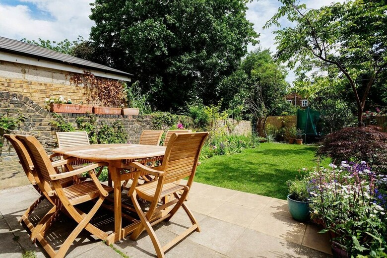 Archway Garden