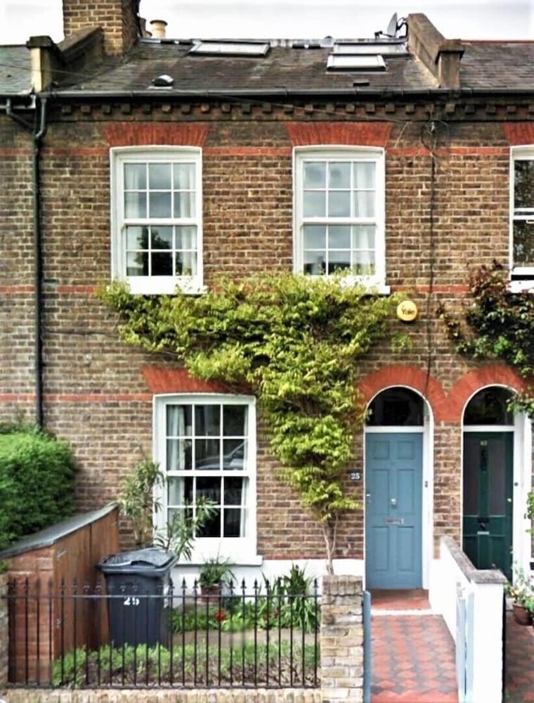 Chiswick Cottage Charm