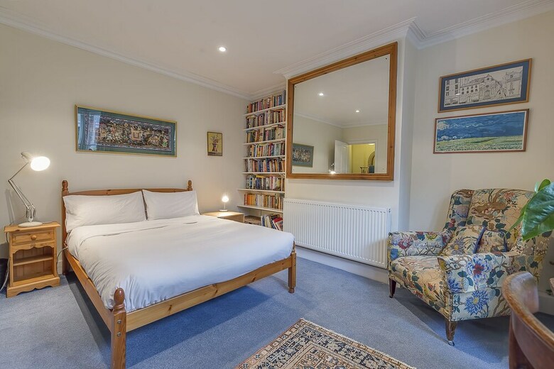 Quiet Home Near Hampstead Heath