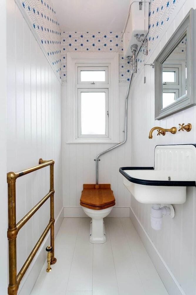 Chic Interiors Near Streatham Common