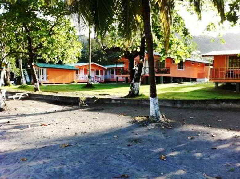 Hotel Caba�as El Recreo