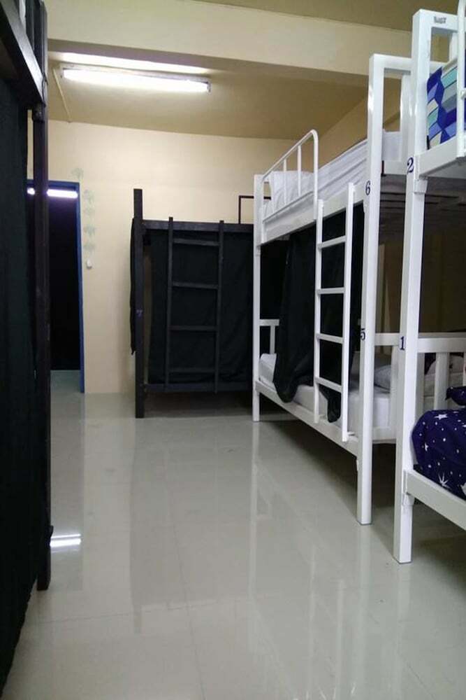 Hostal Pattaya Backpackers - Adults Only
