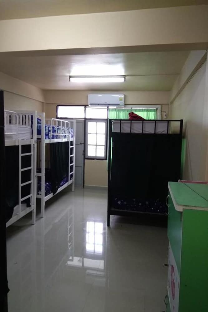 Hostal Pattaya Backpackers - Adults Only