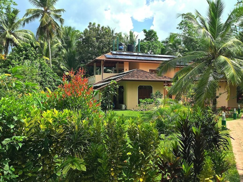 Hotel King Coconut Lodge