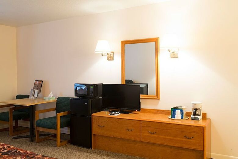 Hotel Camp Inn Lodge