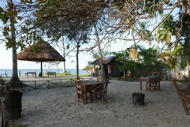 Hotel Afro Beach Bungalows