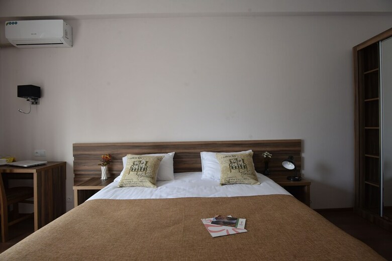 Dayroom Art Hotel