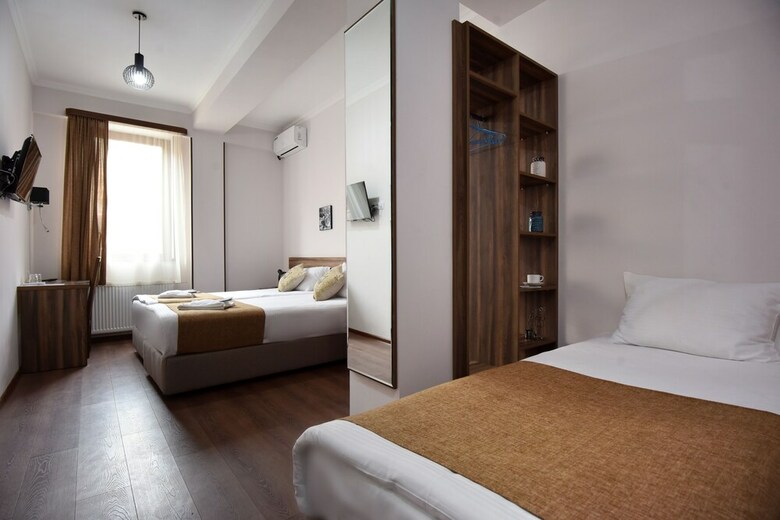Dayroom Art Hotel