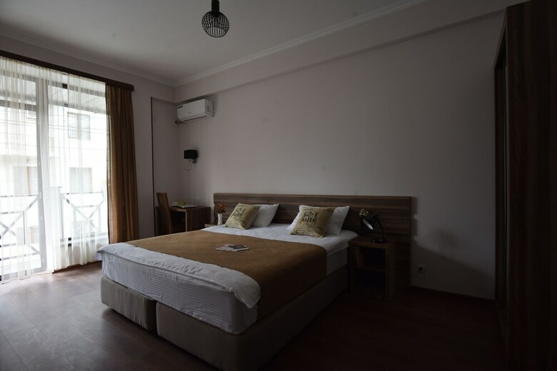 Dayroom Art Hotel
