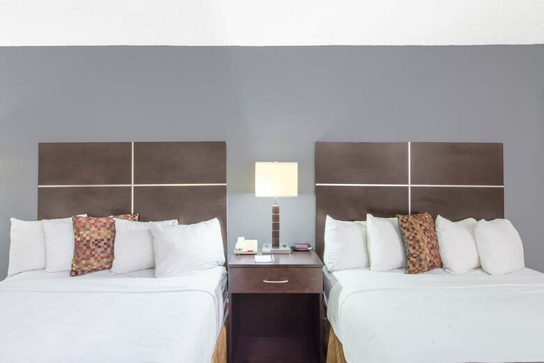 Hotel Amerstone Inn & Event Center