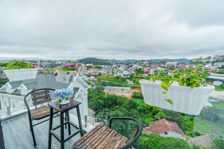 Hotel Dalat Home