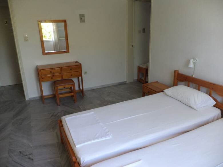 Aparthotel To Kamari