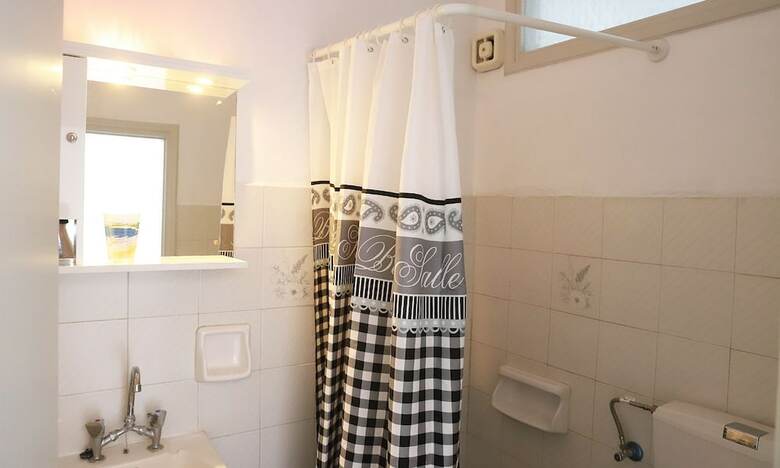 Aparthotel To Kamari