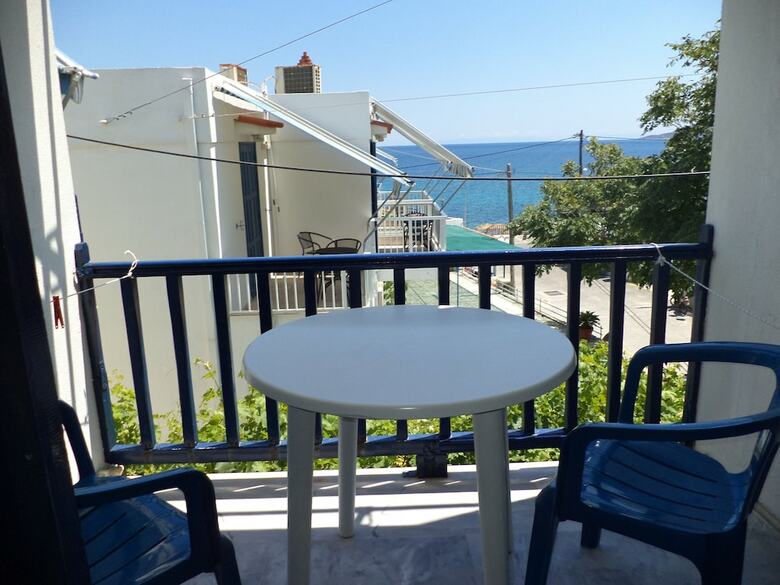 Aparthotel To Kamari