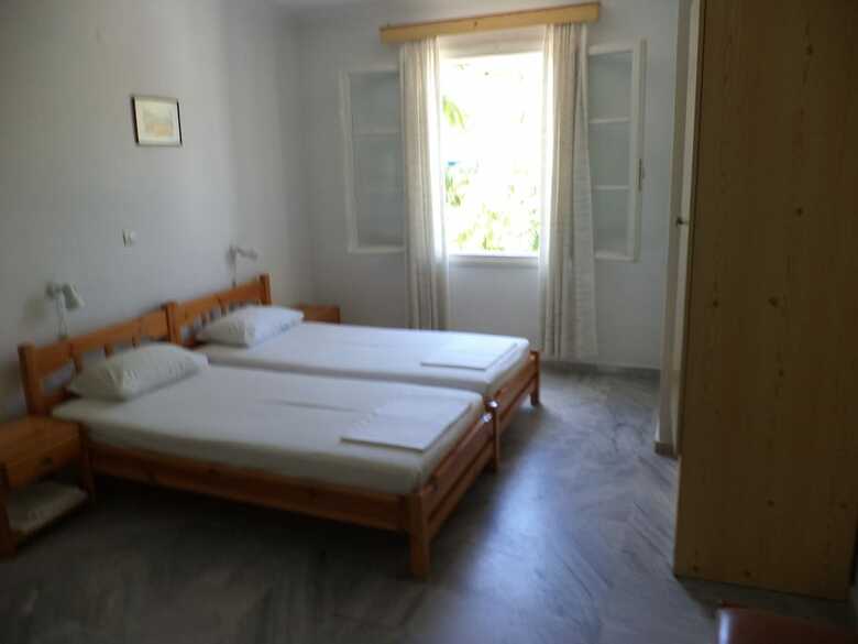 Aparthotel To Kamari