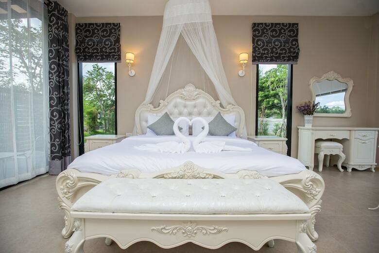 Hotel Release Pool Villa Resort