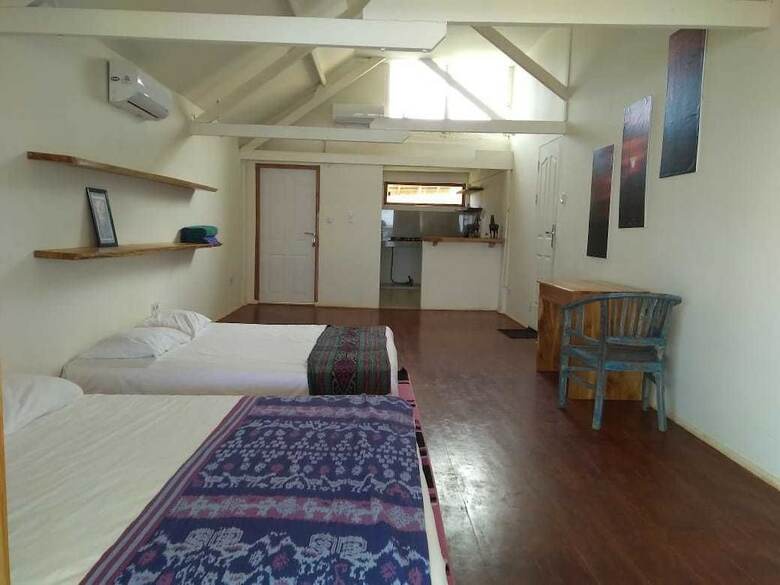 Hostal The Tree House Sumbawa - Hostel