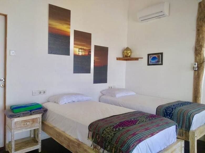 Hostal The Tree House Sumbawa - Hostel