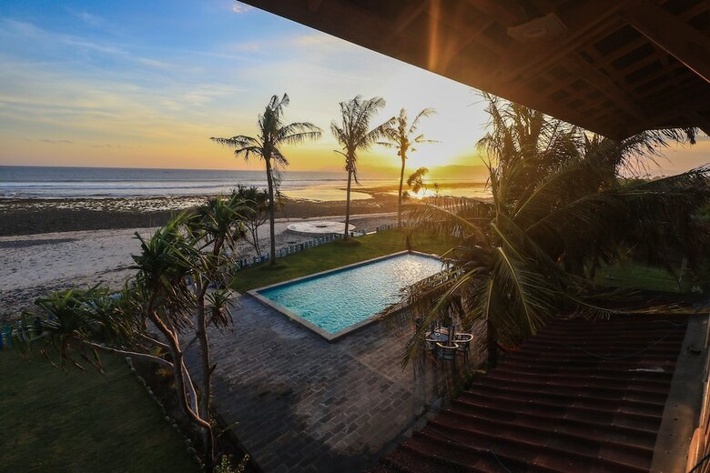 Hostal The Tree House Sumbawa - Hostel