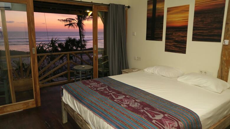 Hostal The Tree House Sumbawa - Hostel