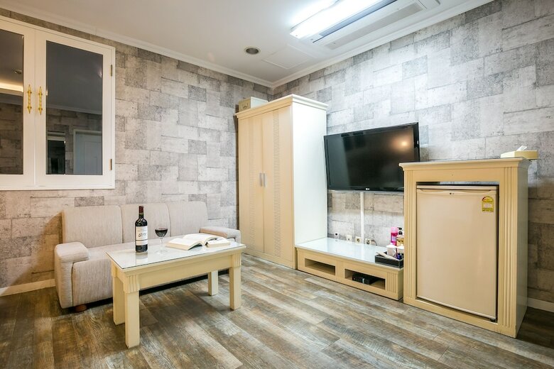 Fiore Tourist Hotel