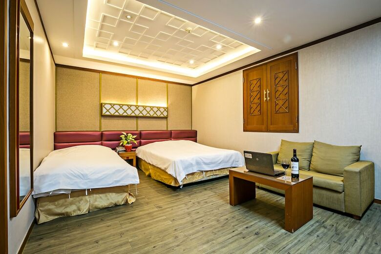 Fiore Tourist Hotel