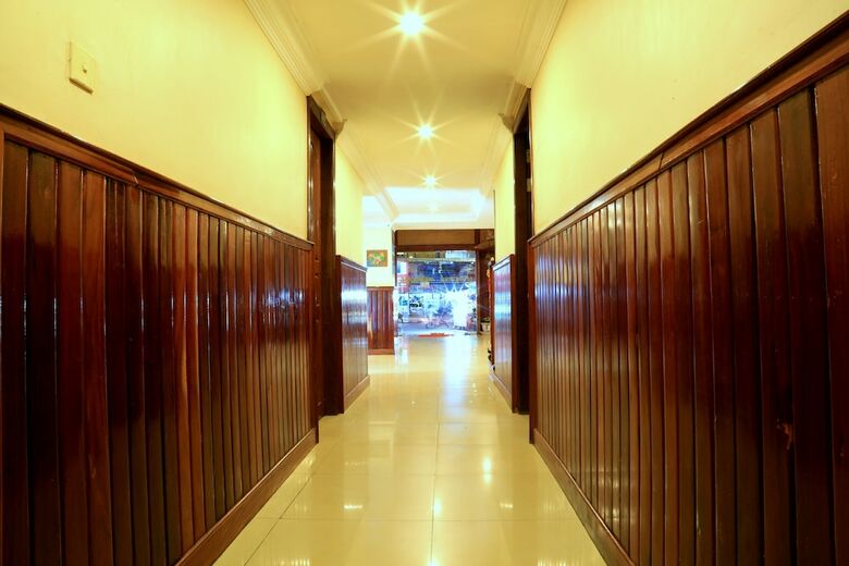 Hotel The Golden Square Villa